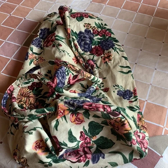 Floral Drawstring Backpack with matching baseball cap - Picture 4 of 6